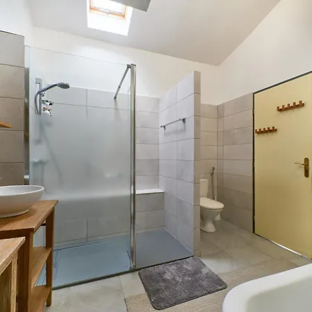 Domaine - Vignoble - Jacuzzi - Sauna - 14 A 18 Pers Roquetaillade