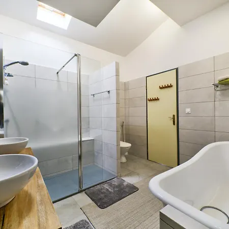 Domaine - Vignoble - Jacuzzi - Sauna - 14 A 18 Pers 度假居