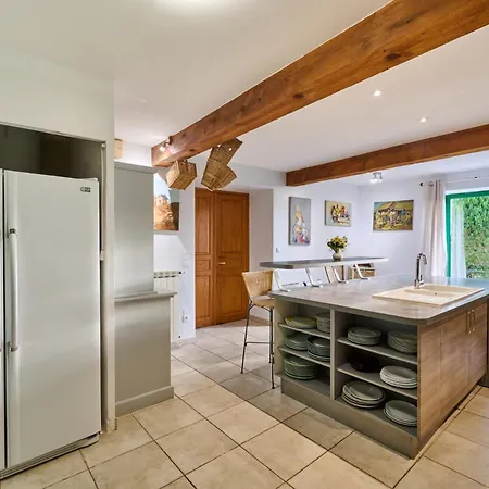 Domaine - Vignoble - Jacuzzi - Sauna - 14 A 18 Pers 度假居 *