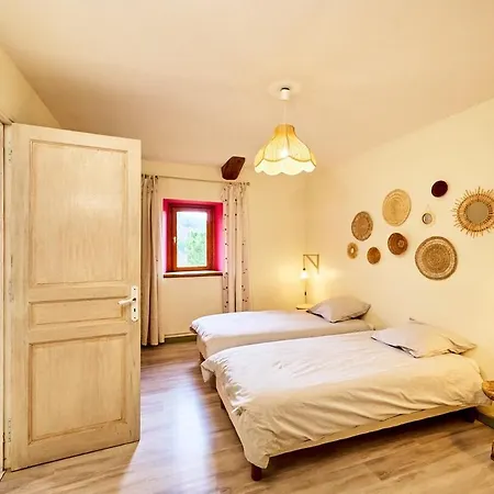 Domaine-vignoble-piscine-jacuzzi-sauna Willa Roquetaillade