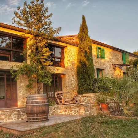 Domaine-vignoble-piscine-jacuzzi-sauna * Roquetaillade