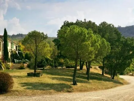 Domaine-vignoble-piscine-jacuzzi-sauna Willa *