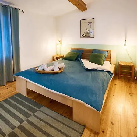 Domaine-vignoble-piscine-jacuzzi-sauna *