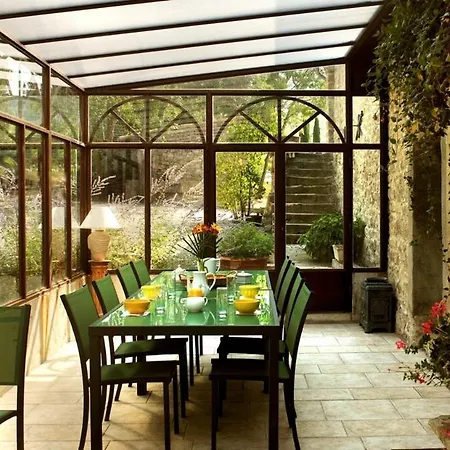 Domaine-vignoble-piscine-jacuzzi-sauna * Roquetaillade