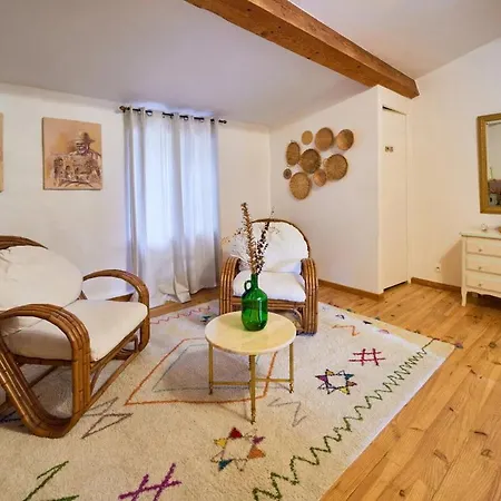Domaine-vignoble-piscine-jacuzzi-sauna Villa