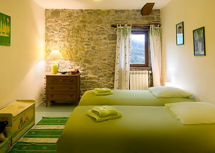 Domaine - Vignoble - Jacuzzi - Sauna - 14 A 18 Pers 펜션 *