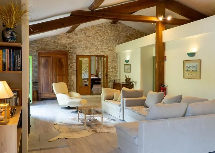 Domaine - Vignoble - Jacuzzi - Sauna - 14 A 18 Pers * Roquetaillade